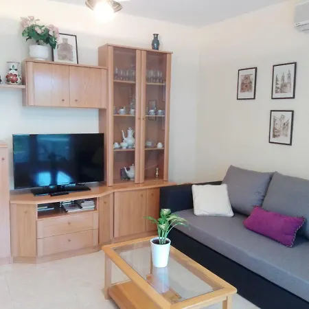 Zeus Alexis Ii Apartment